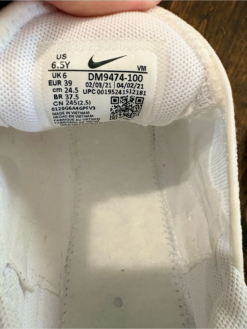Nike White Air Max 270 Ladies size 6.5 sneakers